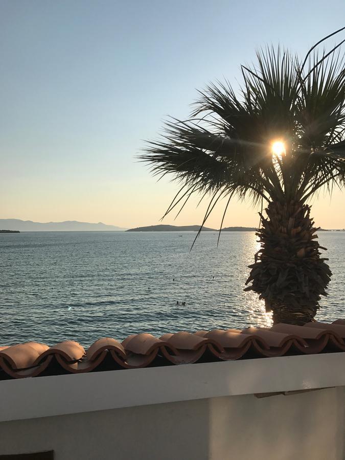 Ayshe Hotel Foça Exterior photo